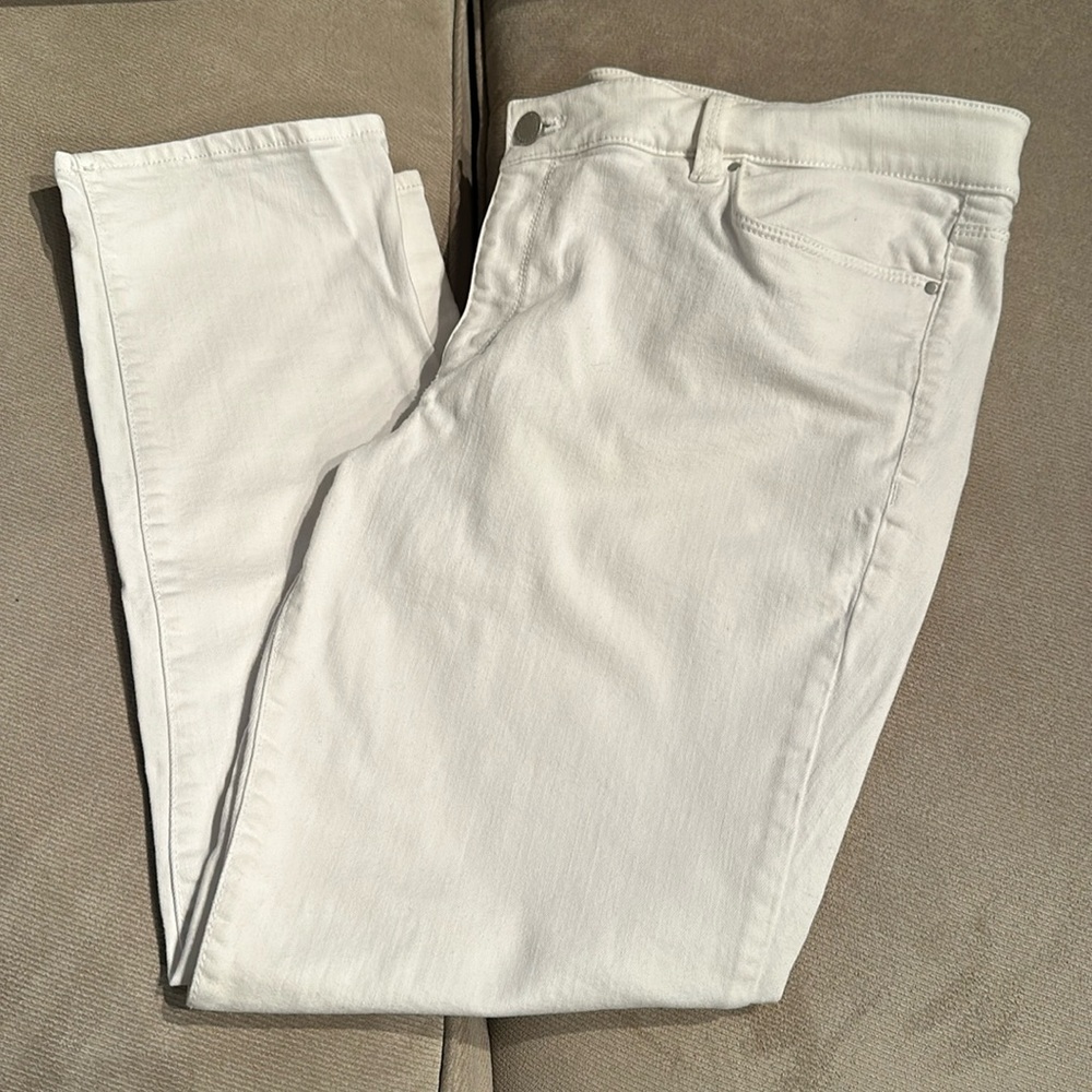 ANN TAYLOR Modern Fit White Jeans